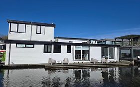 Houseboat The New Lake - Nieuwe Meer Bed And Breakfast